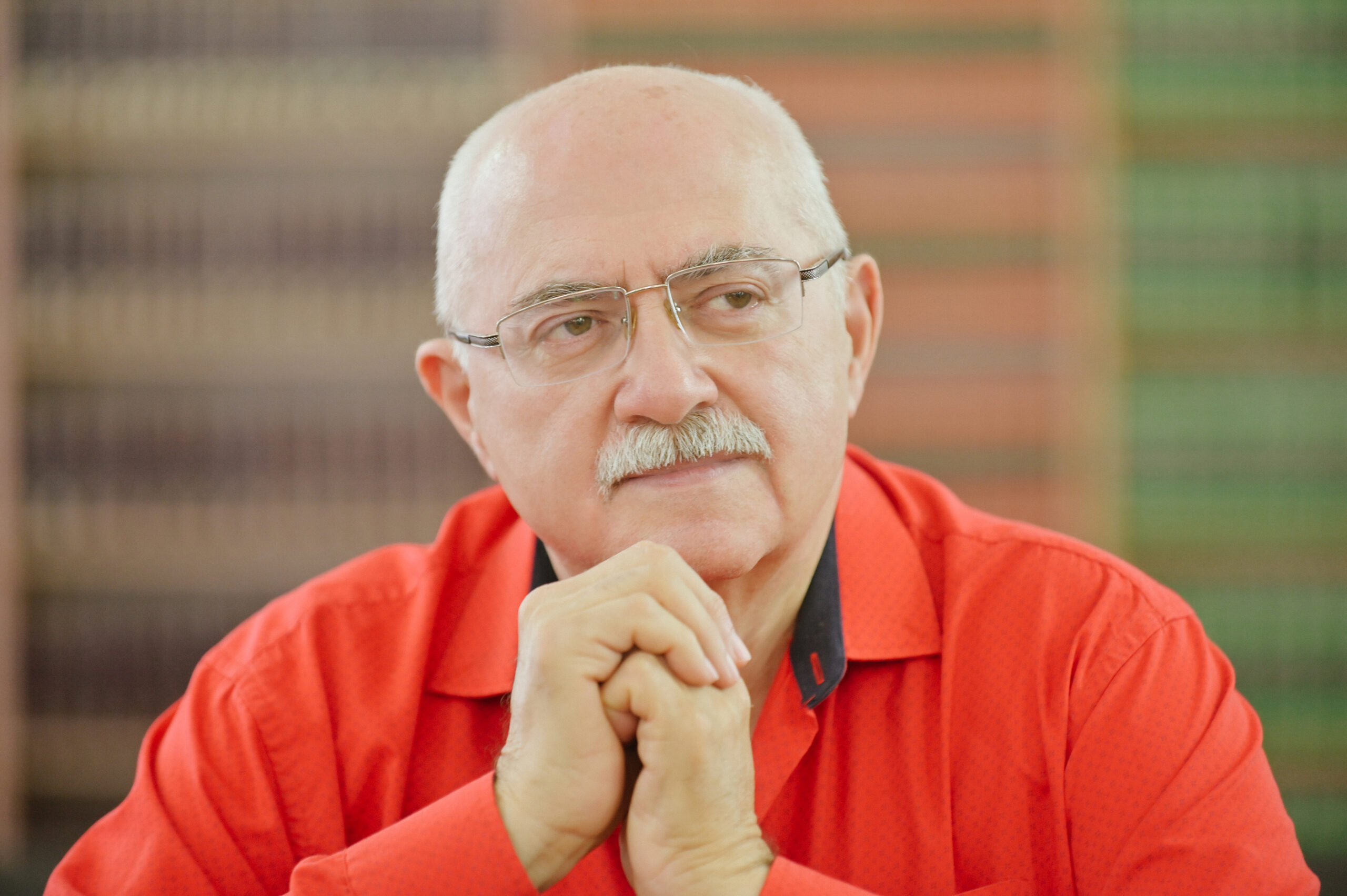 65 лет Эльдару Алихасовичу Ахадову, писателю, геологу и путешественнику
