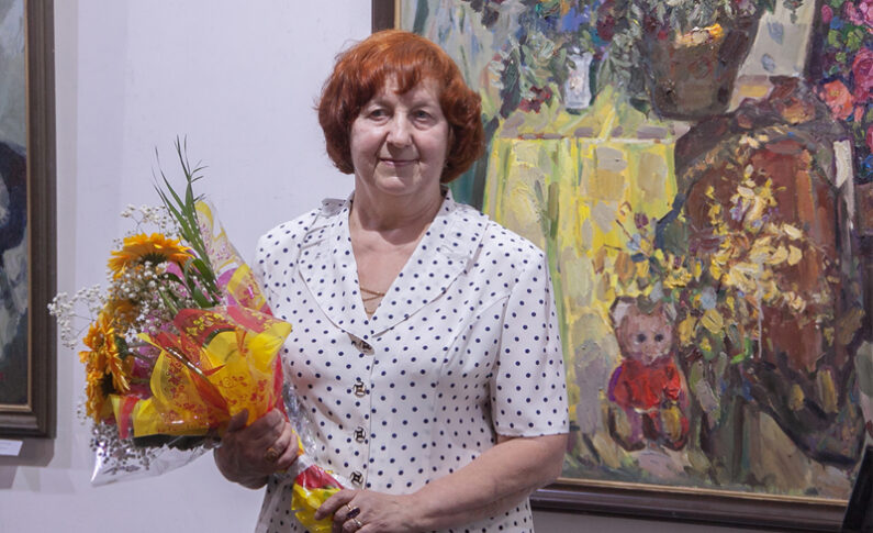 80 лет Сергиной Августе Серафимовне, члену Союза художников России, действительному члену Петровской академии наук и искусств