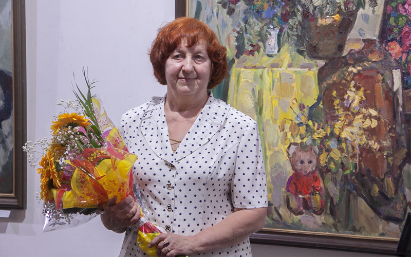 80 лет Сергиной Августе Серафимовне, члену Союза художников России, действительному члену Петровской академии наук и искусств