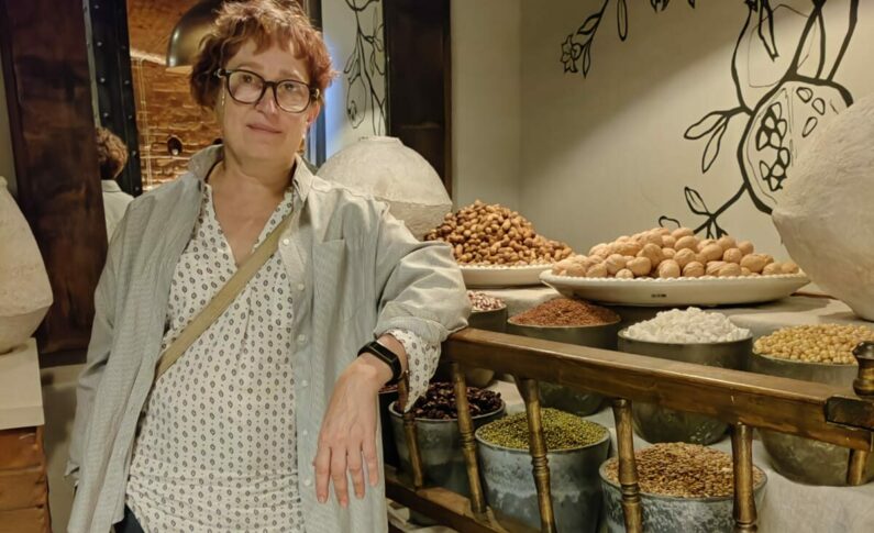 60 лет Федоровой Елене Борисовна, члену Союза художников России, директору Детской художественной школы №2 (г. Красноярск)