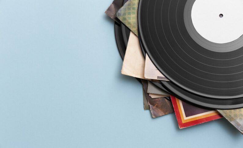 Музыкальная встреча «Вечера винила» с Гошей Даниловым / 7 августа