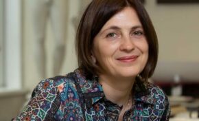 55 лет Елене Анатольевне Красновой, члену Союза художников России